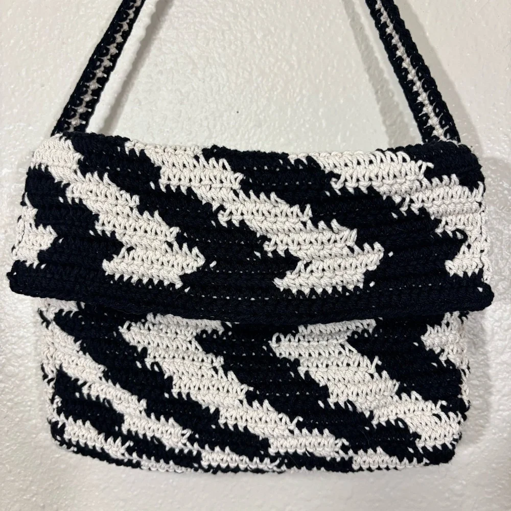 Wild Fable Crochet Cream Black Chevron Print Shoulder Bag - Picture 3 of 5